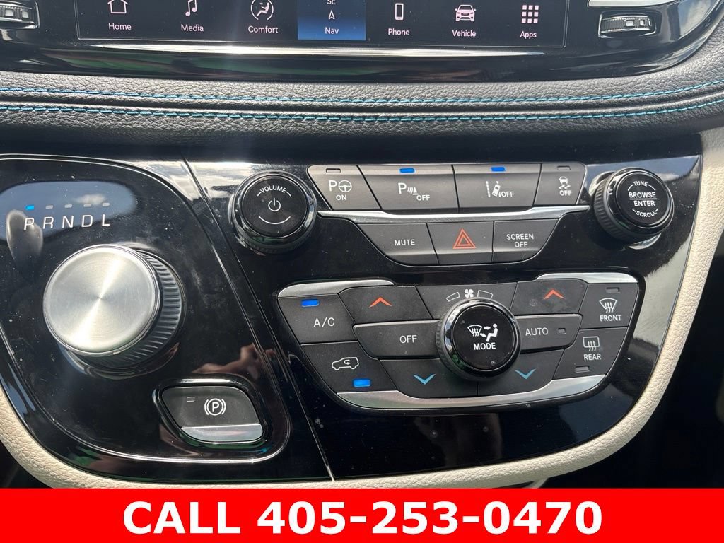 Used 2021 Chrysler Pacifica Touring-L FWD image 12