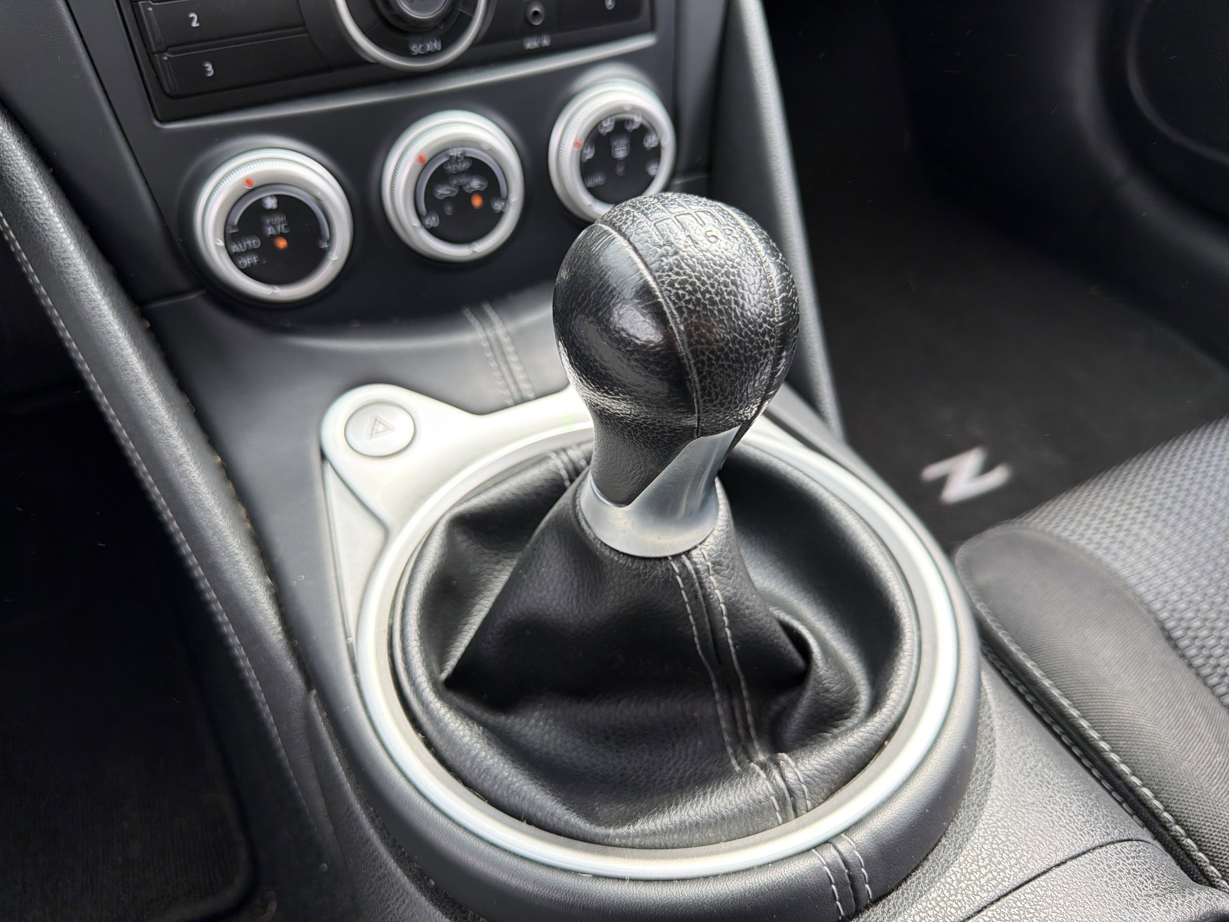 Used 2012 Nissan 370Z Touring w/ Aerodynamics Pkg image 10