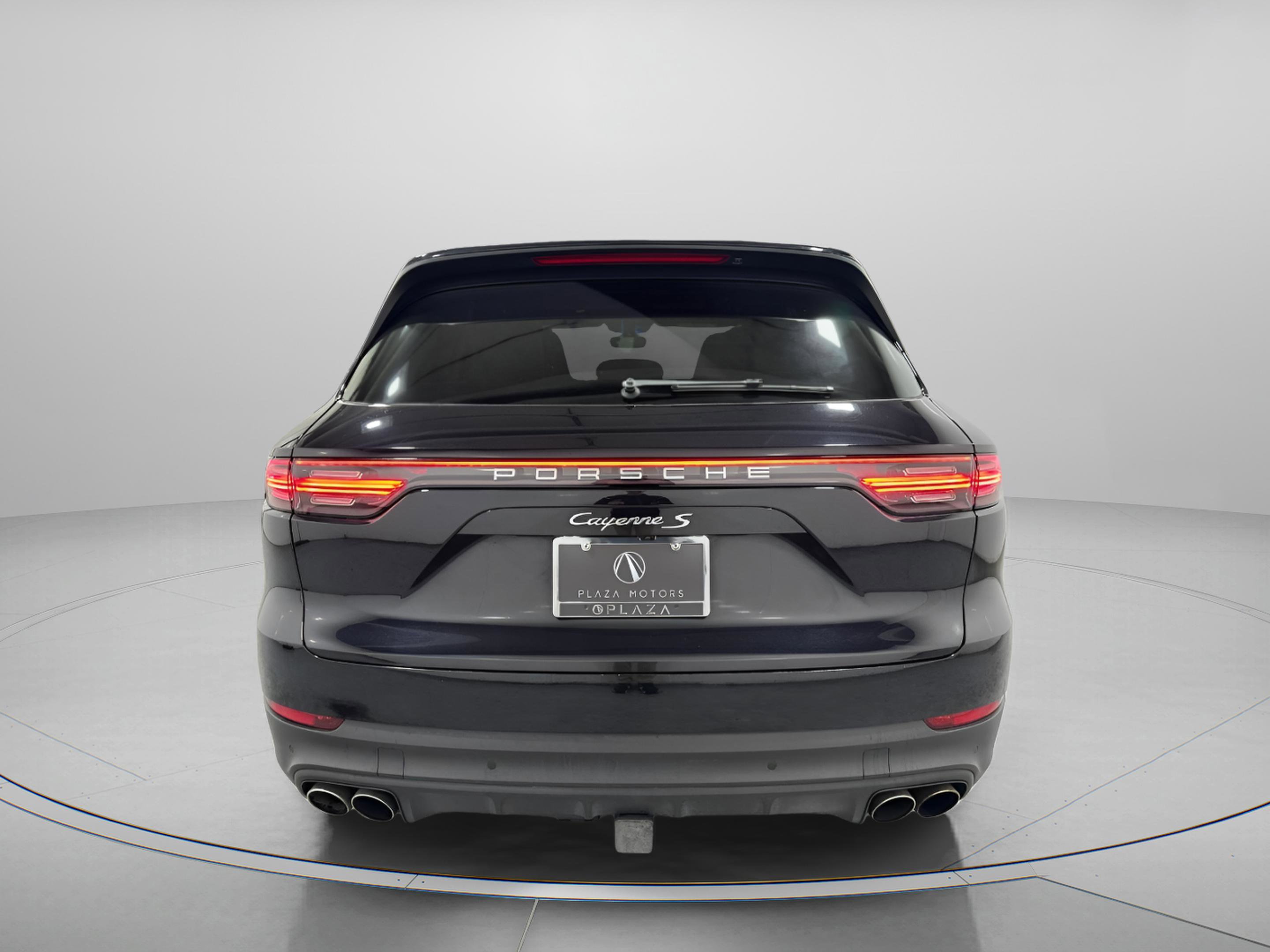 Used 2021 Porsche Cayenne S image 4