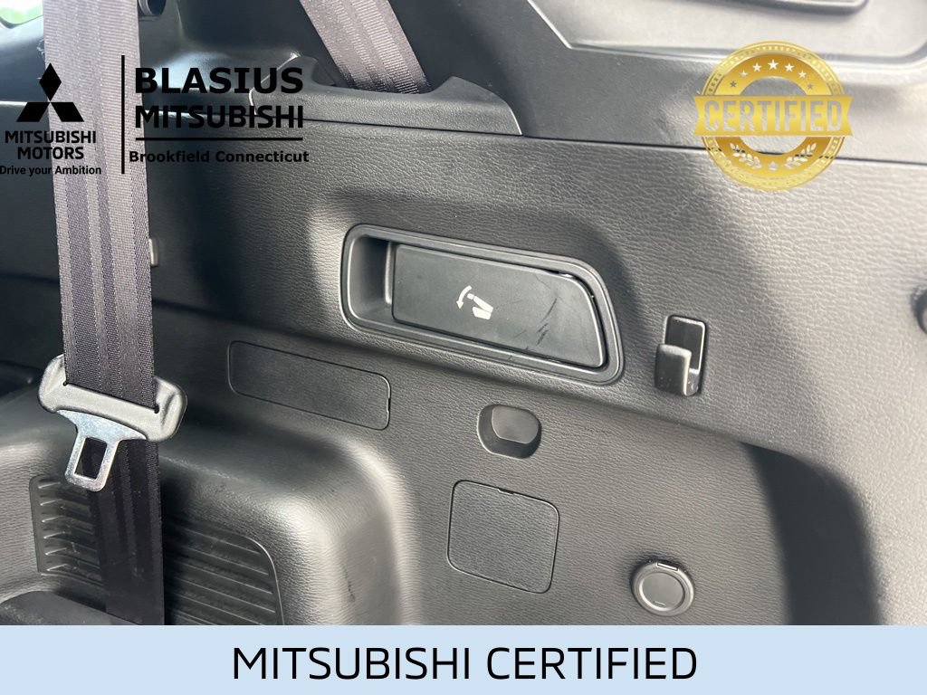 Used 2024 Mitsubishi Outlander 4WD Plug-In Hybrid image 12