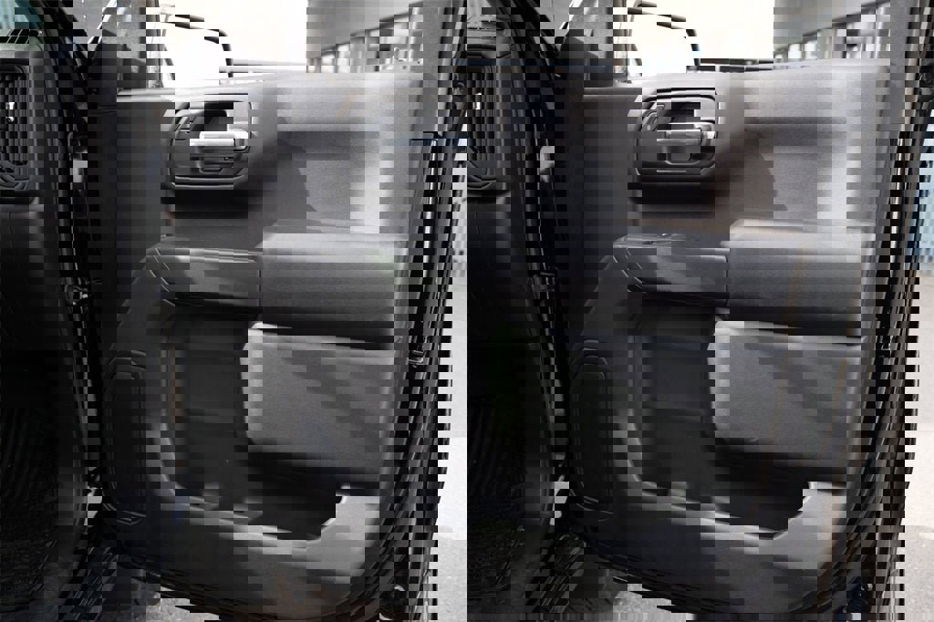 Used 2025 Chevrolet Silverado 1500 Custom w/ Rally Edition image 46