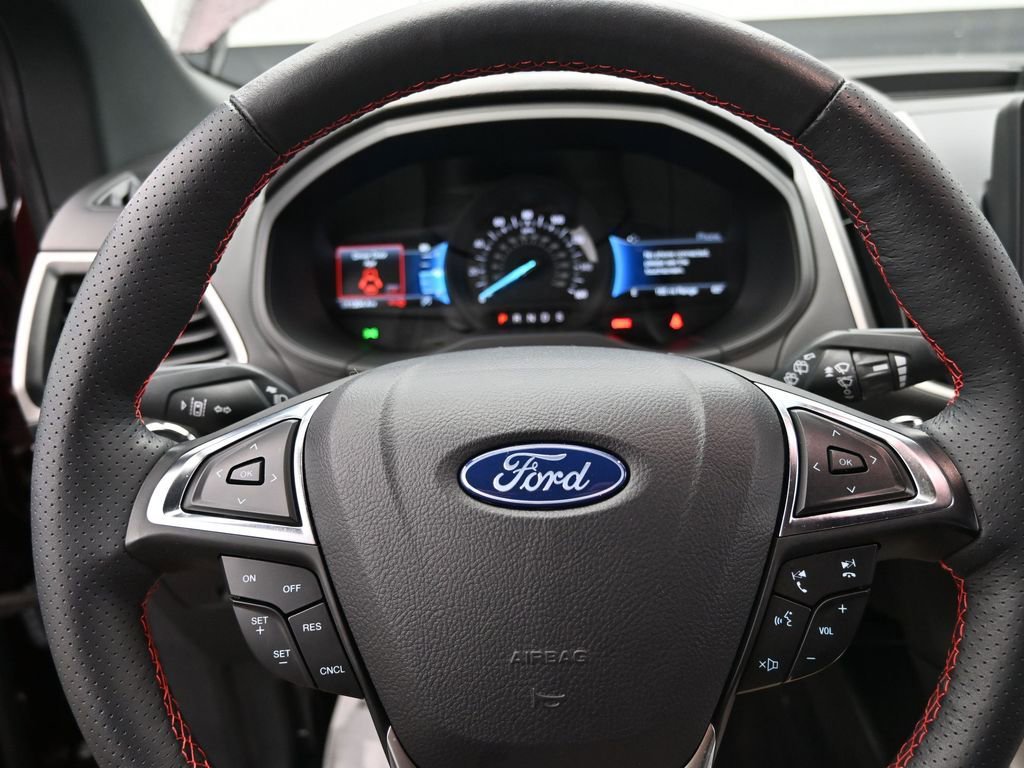 Used 2024 Ford Edge ST-Line image 11