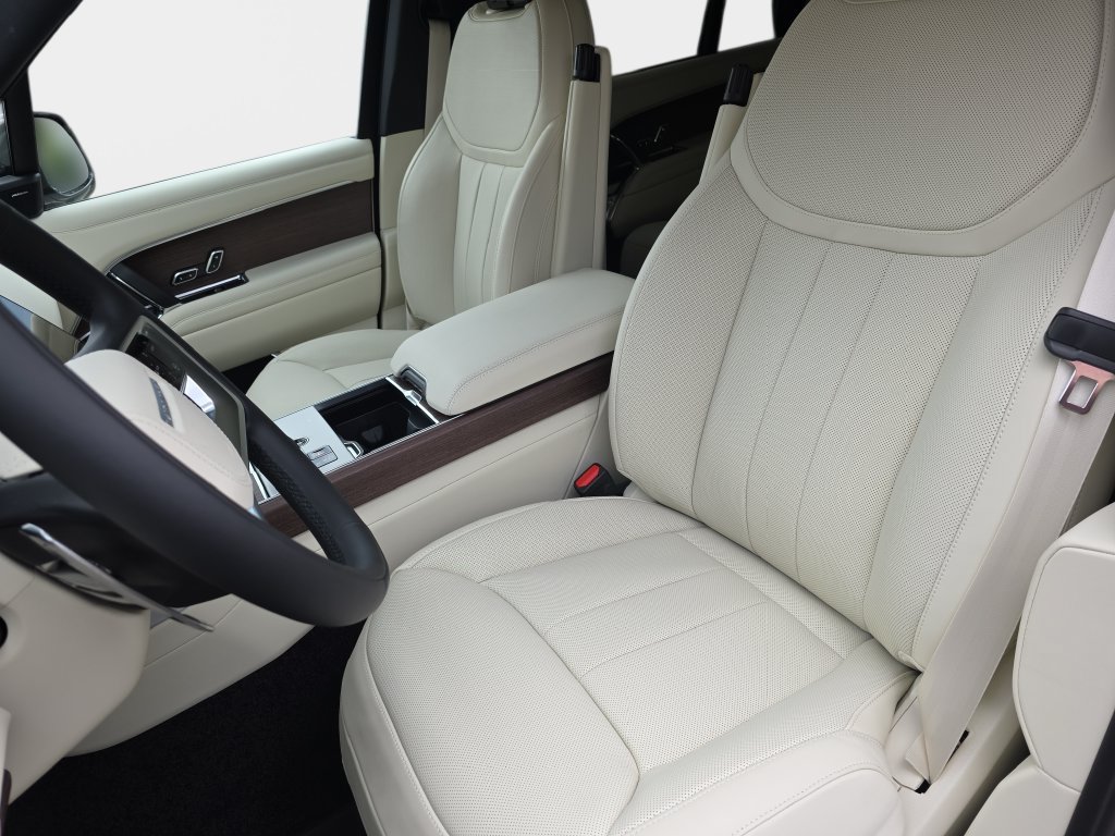 New 2026 Land Rover Range Rover Long Wheelbase SE AWD/4WD image 12