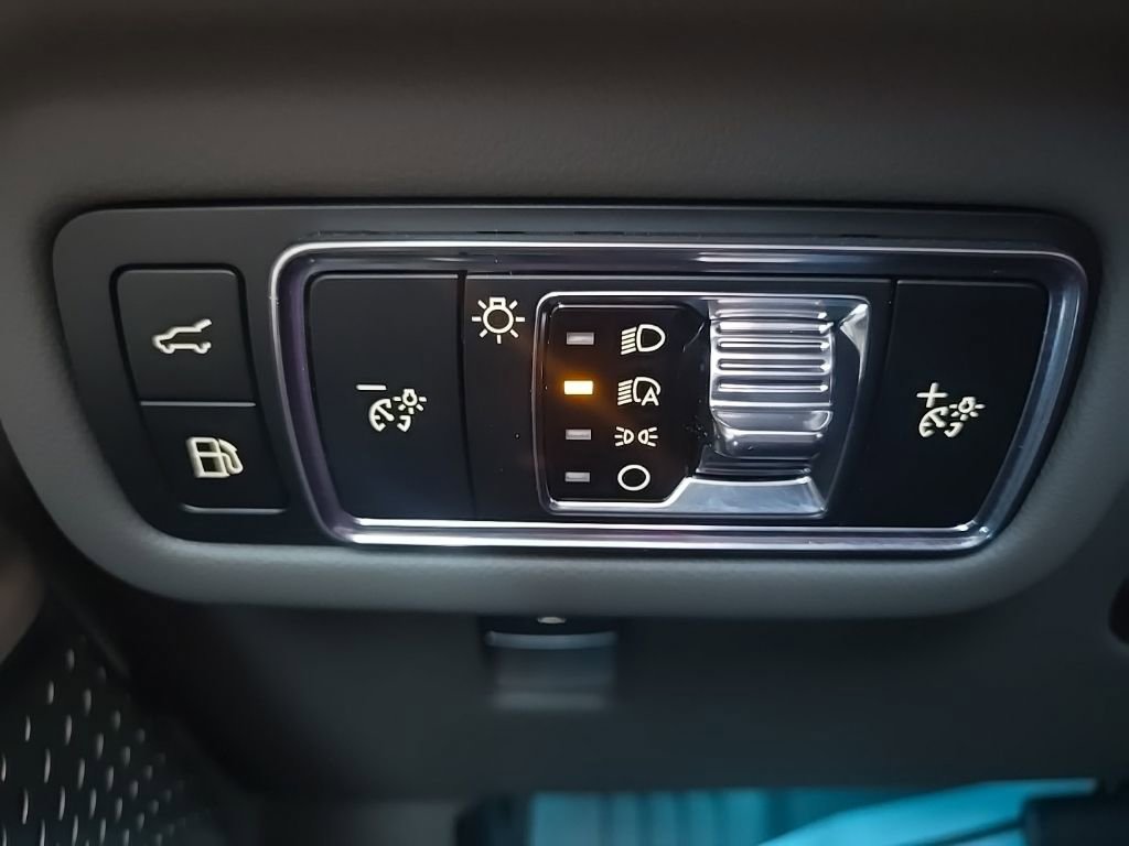 Used 2025 Lincoln Nautilus Reserve image 47