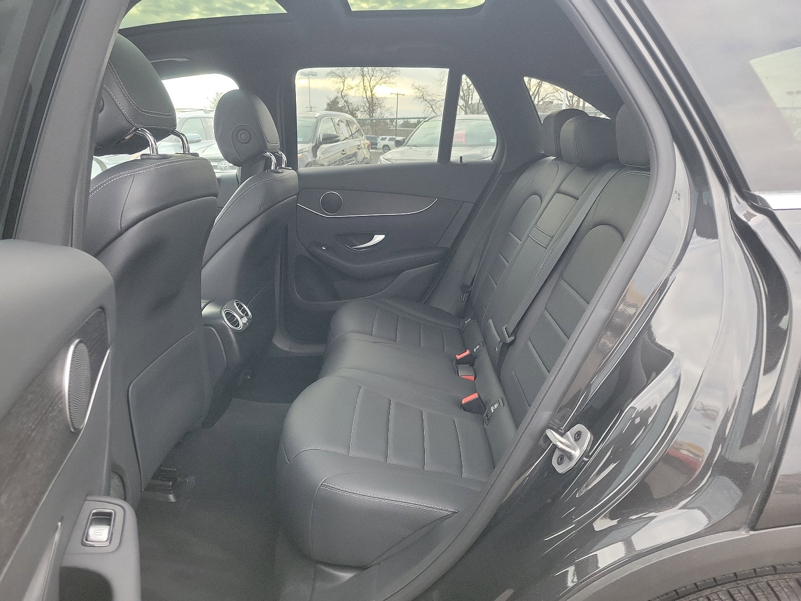 Used 2022 Mercedes-Benz GLC 300 4MATIC image 10