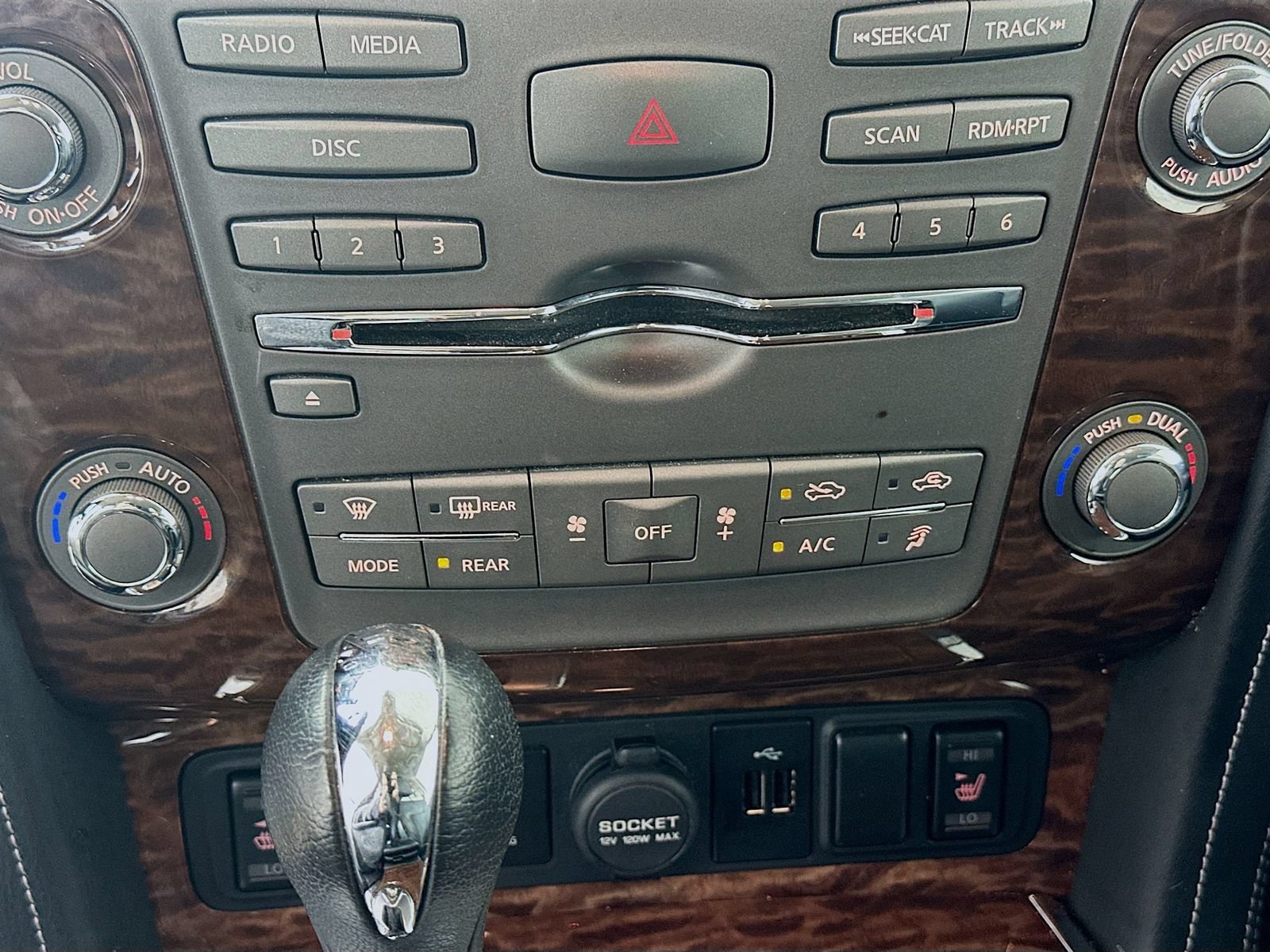 Used 2018 Nissan Armada SL AWD/4WD image 27
