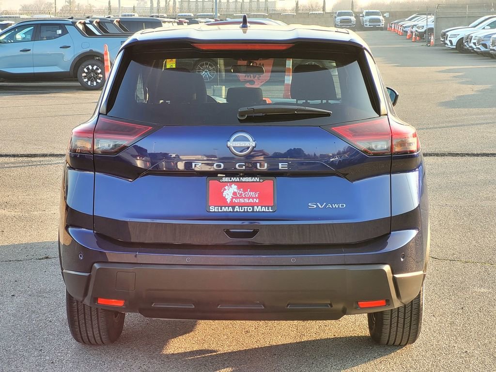 Used 2024 Nissan Rogue SV image 6