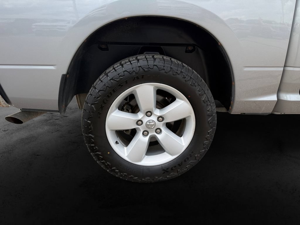 Used 2023 RAM 1500 Classic SLT AWD/4WD image 12