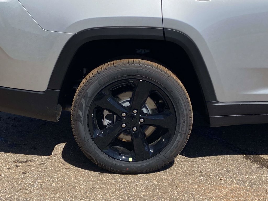 New 2026 Jeep Grand Cherokee L Limited w/ Limited Altitude Package RWD image 7