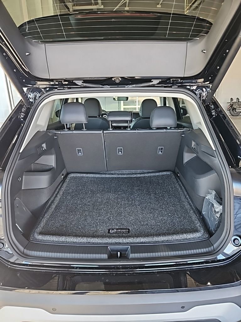 New 2026 Volkswagen Tiguan SE AWD/4WD image 19