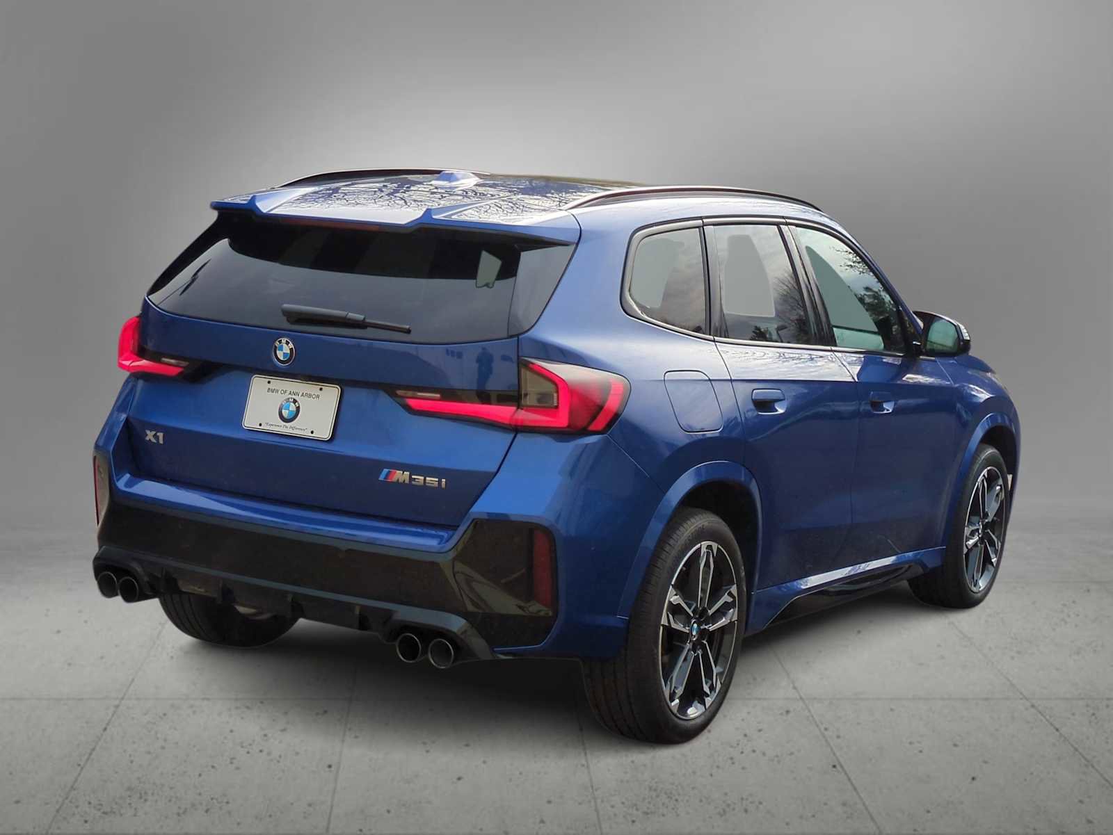 Used 2025 BMW X1 M35i w/ Premium Package image 8