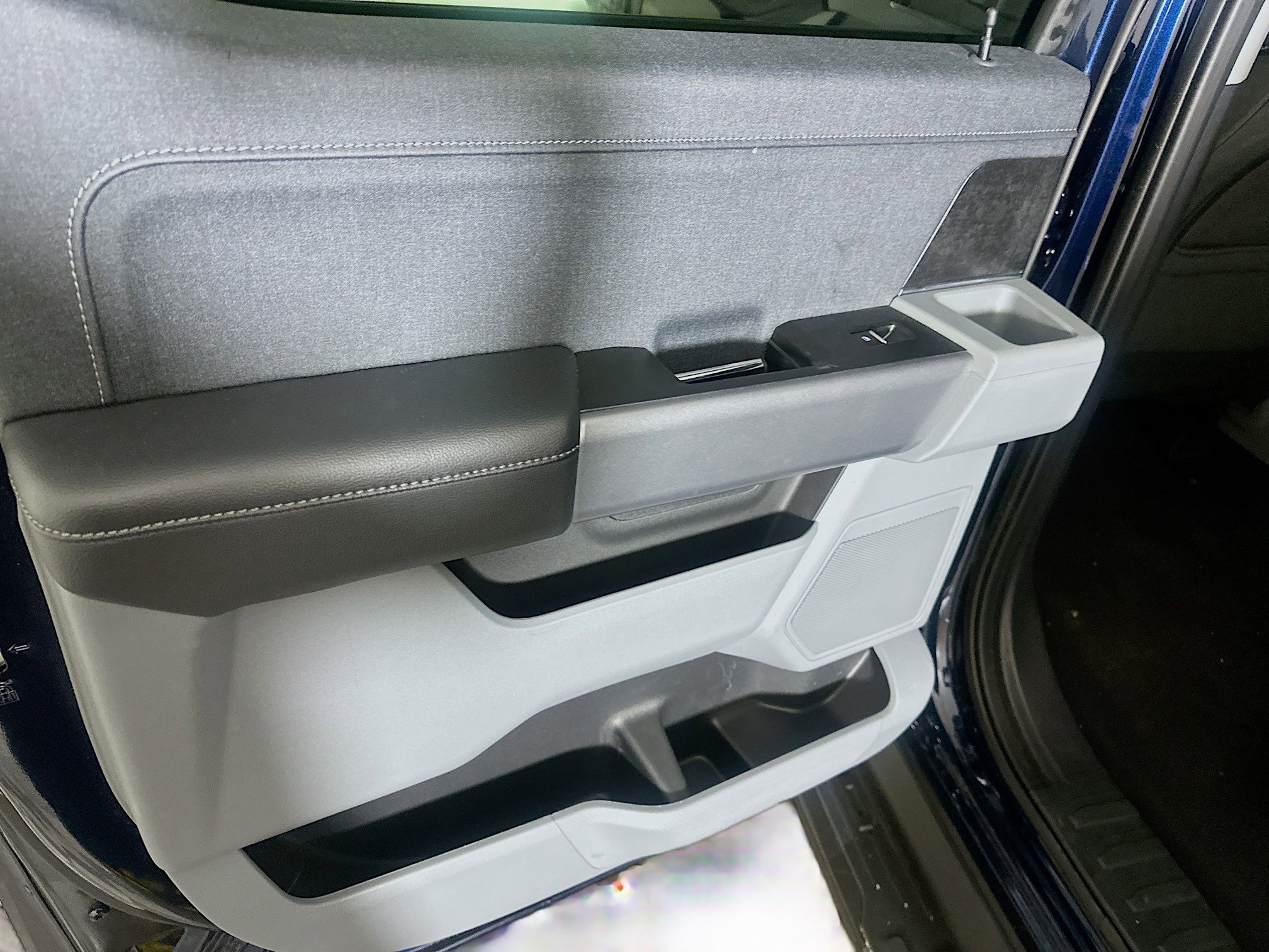 Used 2023 Ford F150 Lightning XLT image 26