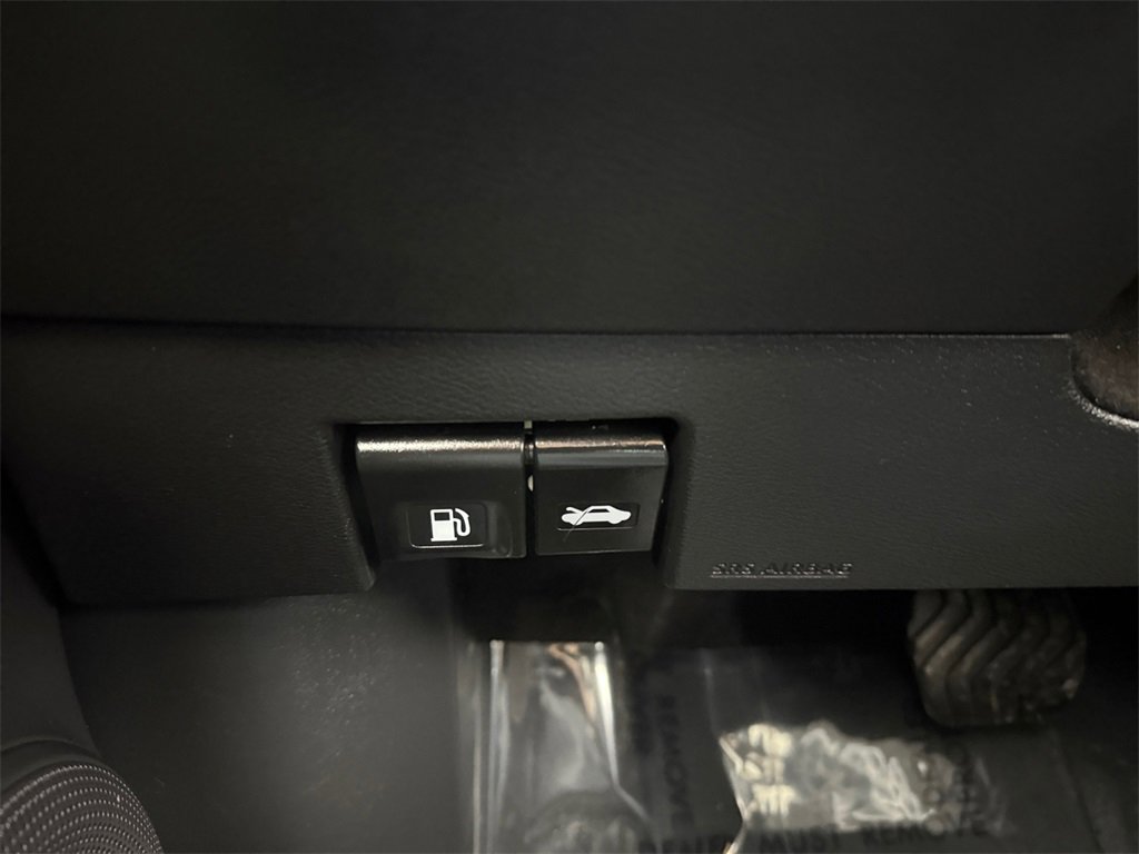 Used 2024 Nissan Kicks SV image 27