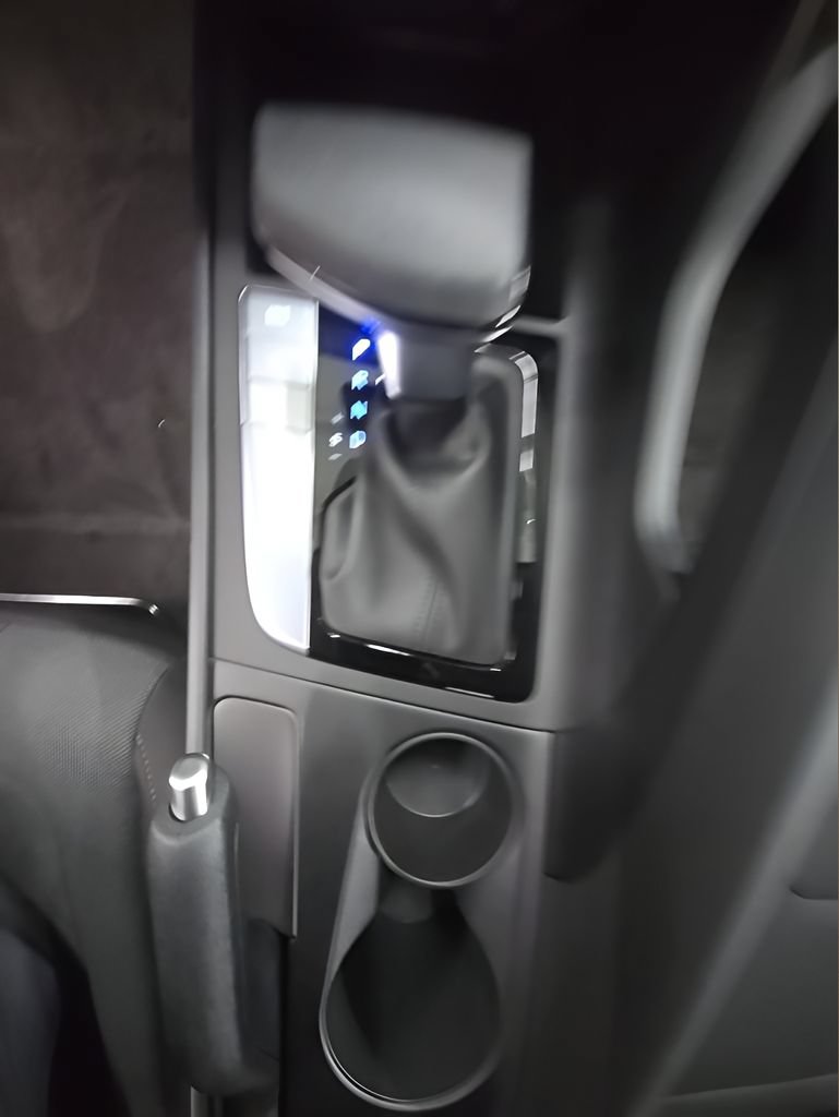 New 2026 Hyundai Elantra SE FWD image 35