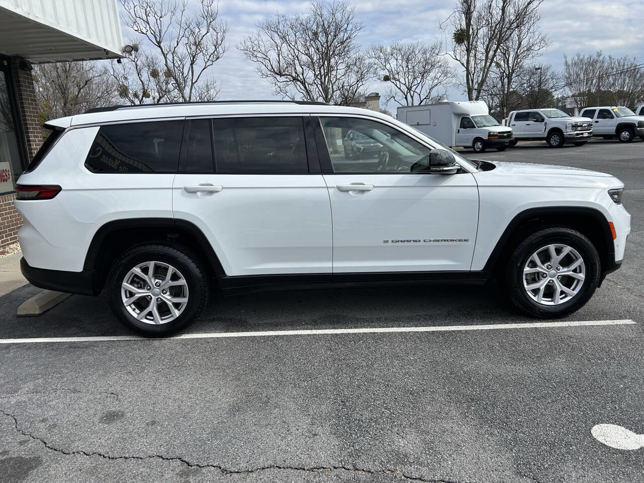 Used 2022 Jeep Grand Cherokee L Limited w/ Luxury Tech Group II image 6