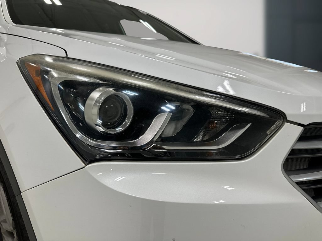 Used 2018 Hyundai Santa Fe Sport w/ 2.4L Tech Package 04 FWD image 11
