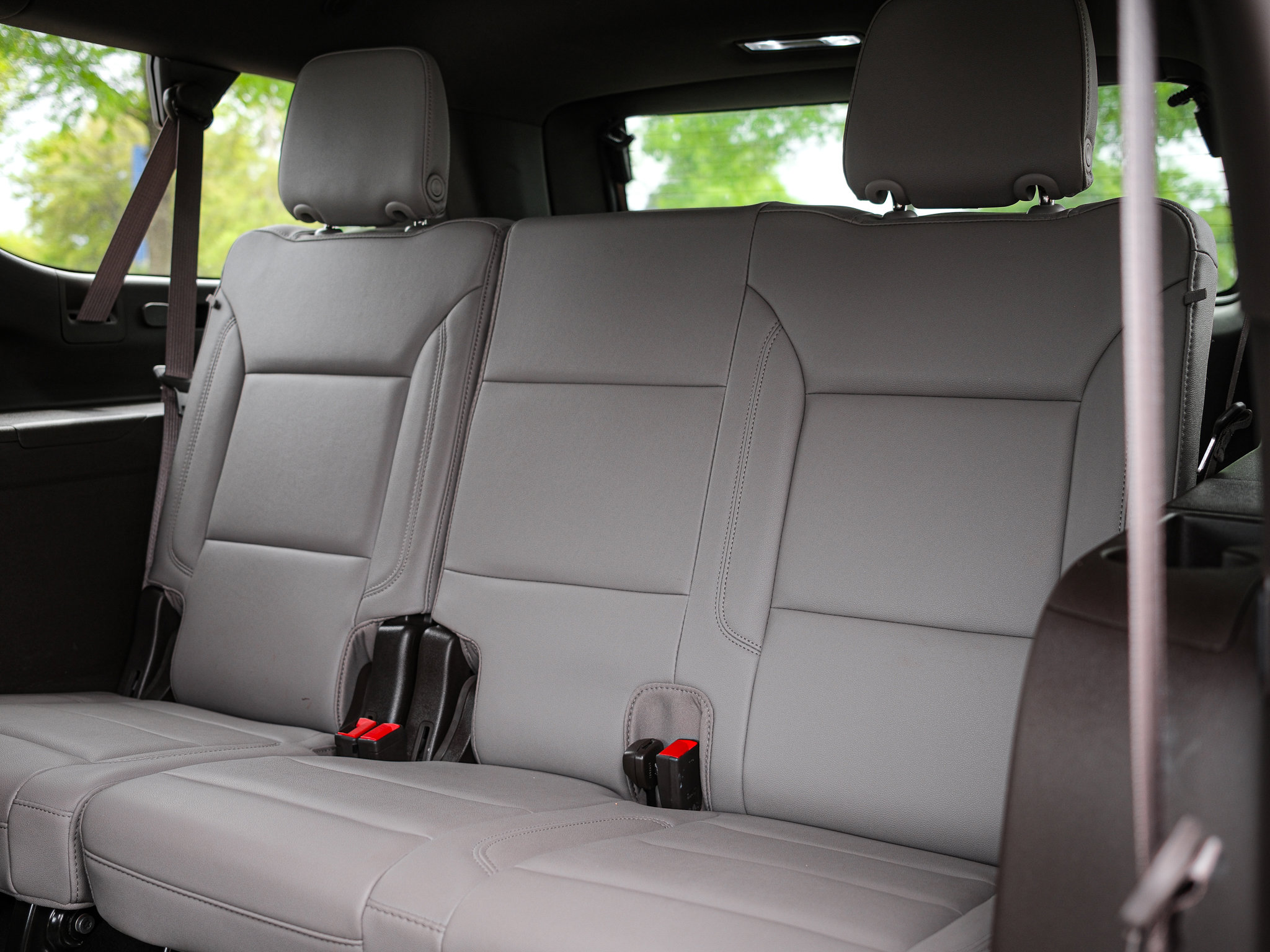 Used 2025 Chevrolet Suburban LT w/ Comfort Package AWD/4WD image 31