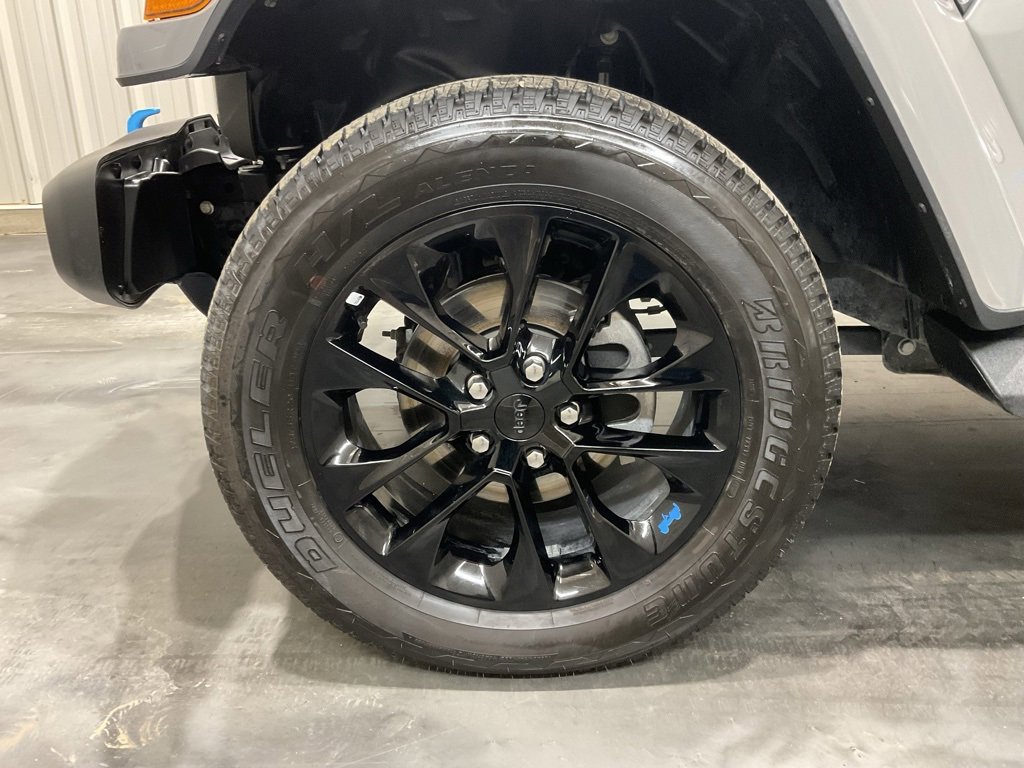 Used 2023 Jeep Wrangler Unlimited Sahara w/ Cold Weather Group image 6