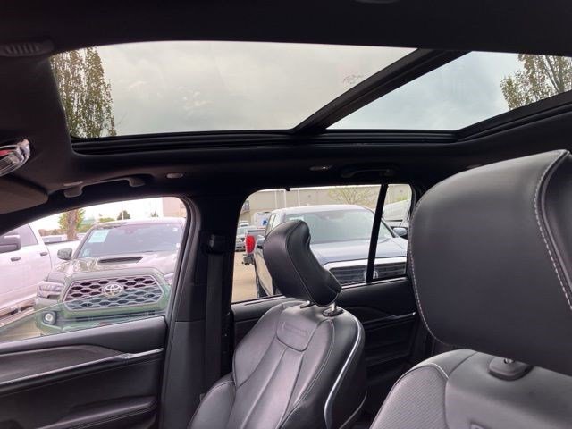 Certified 2022 Jeep Grand Cherokee Overland w/ Advanced Protech Group III AWD/4WD image 14