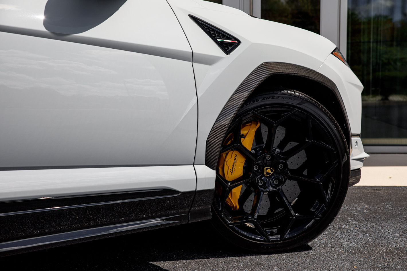 Used 2024 Lamborghini Urus Performante AWD/4WD image 14