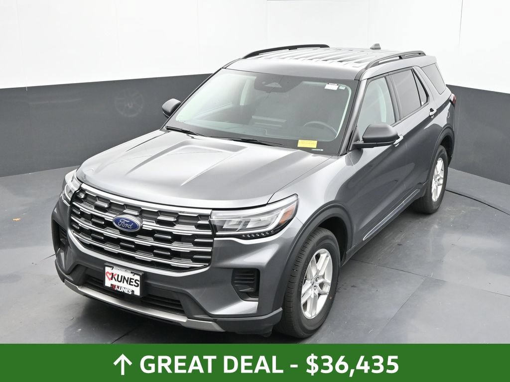 Used 2025 Ford Explorer Active AWD/4WD image 37