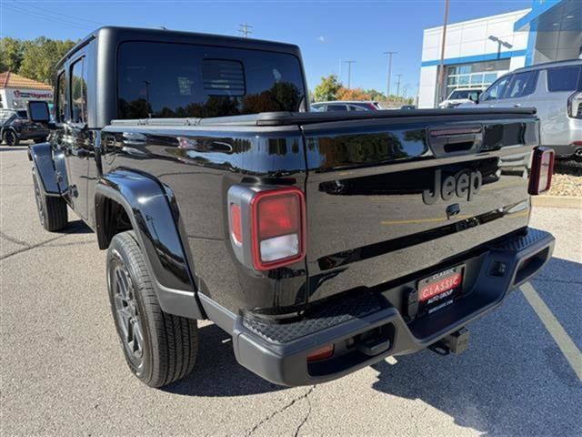 Used 2024 Jeep Gladiator Sport image 4