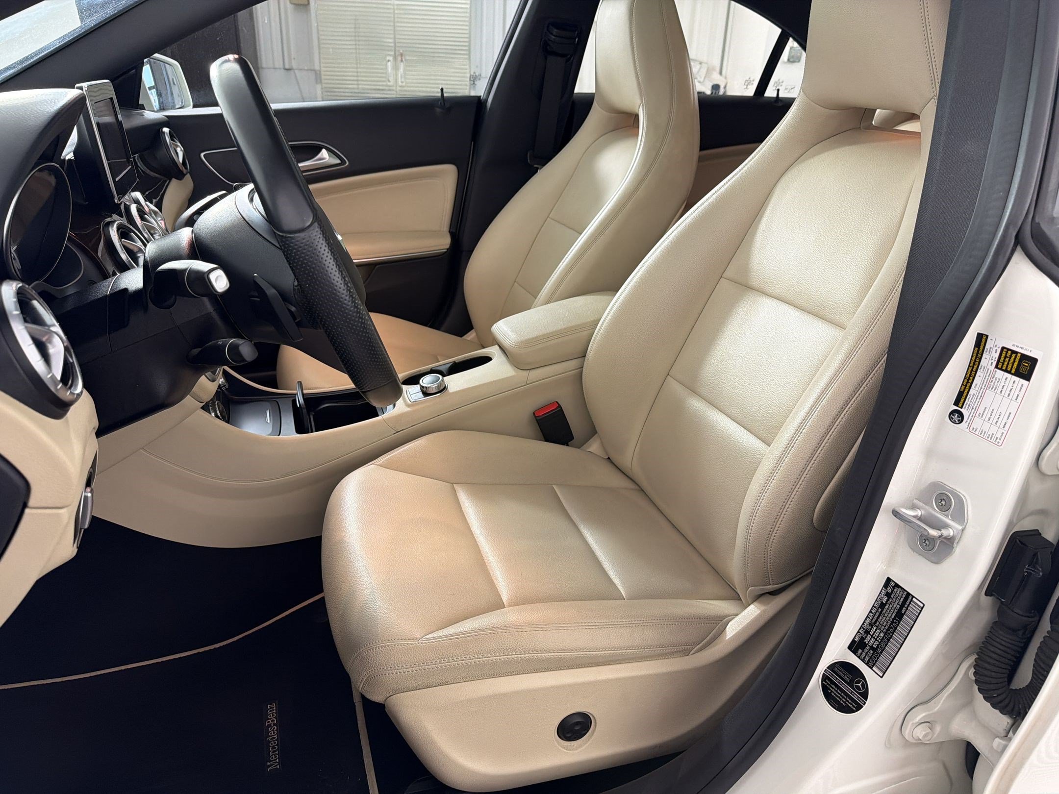 Used 2015 Mercedes-Benz CLA 250 4MATIC image 5