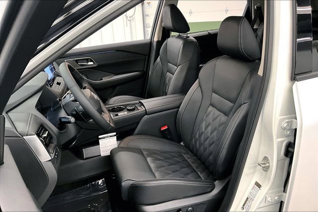 New 2025 Nissan Rogue Platinum w/ Tech Package image 10