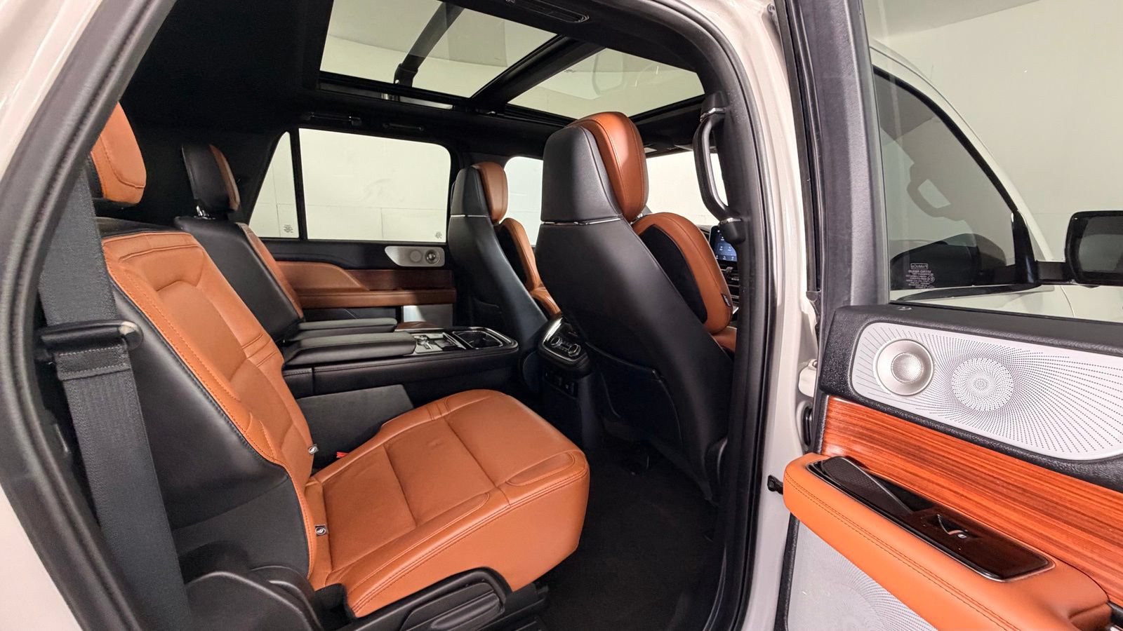 Used 2021 Lincoln Navigator L Reserve AWD/4WD image 19