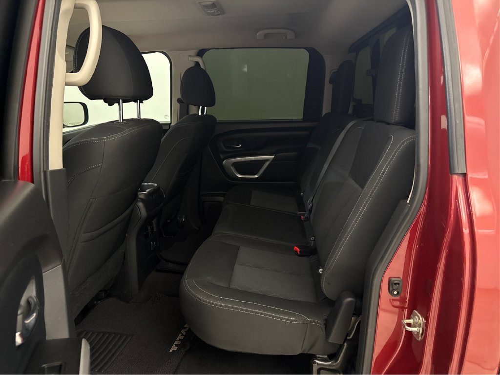 Used 2017 Nissan Titan SV RWD image 12