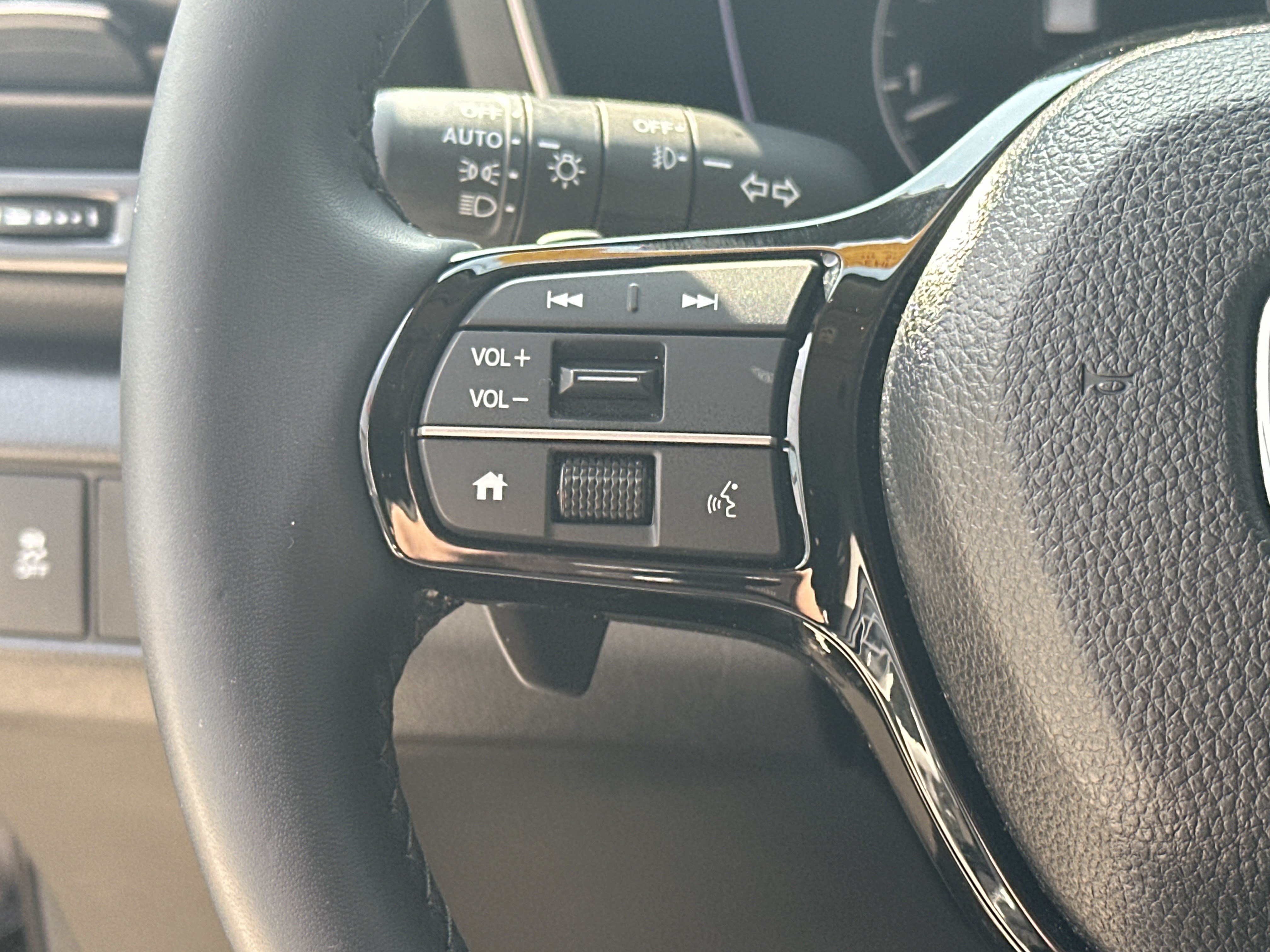 Used 2025 Honda Pilot EX-L image 18