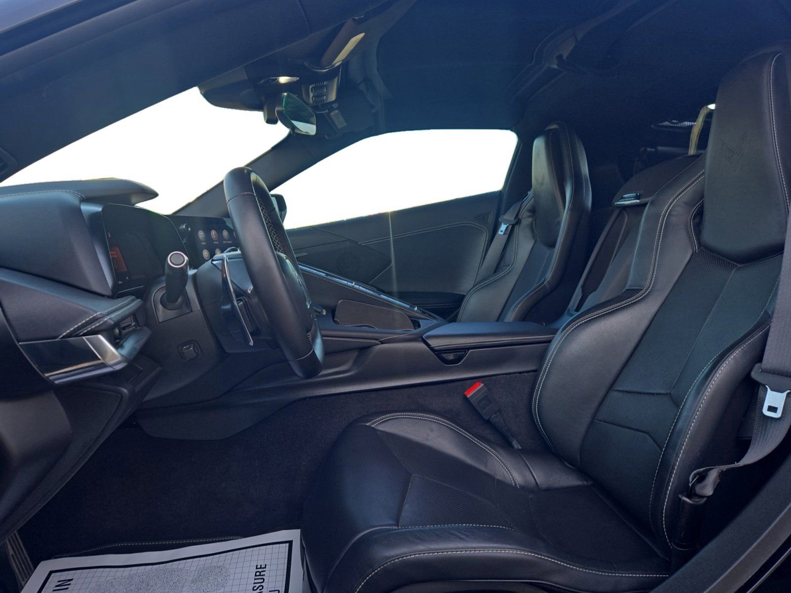 Used 2022 Chevrolet Corvette Stingray Coupe w/ Z51 Performance Package image 9