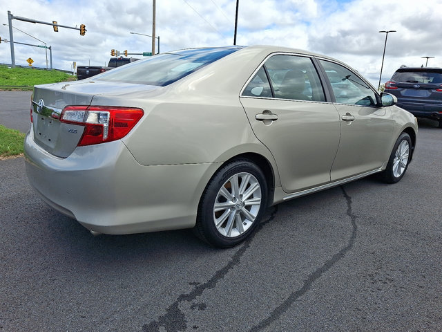 Used 2013 Toyota Camry XLE w/ Leather Pkg FWD image 7