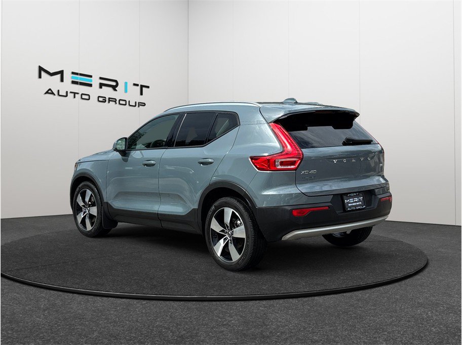 Used 2021 Volvo XC40 T5 Momentum w/ Premium Package AWD/4WD image 7