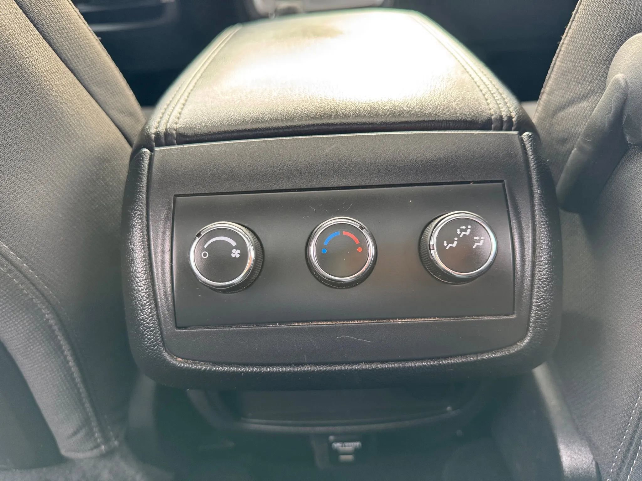 Used 2016 GMC Acadia SLE FWD image 39