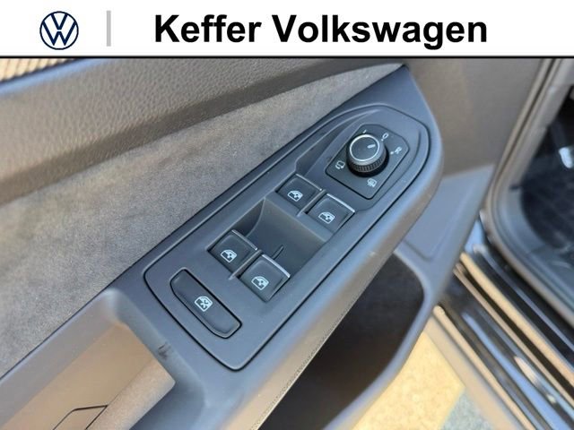 New 2026 Volkswagen GTI SE FWD image 15