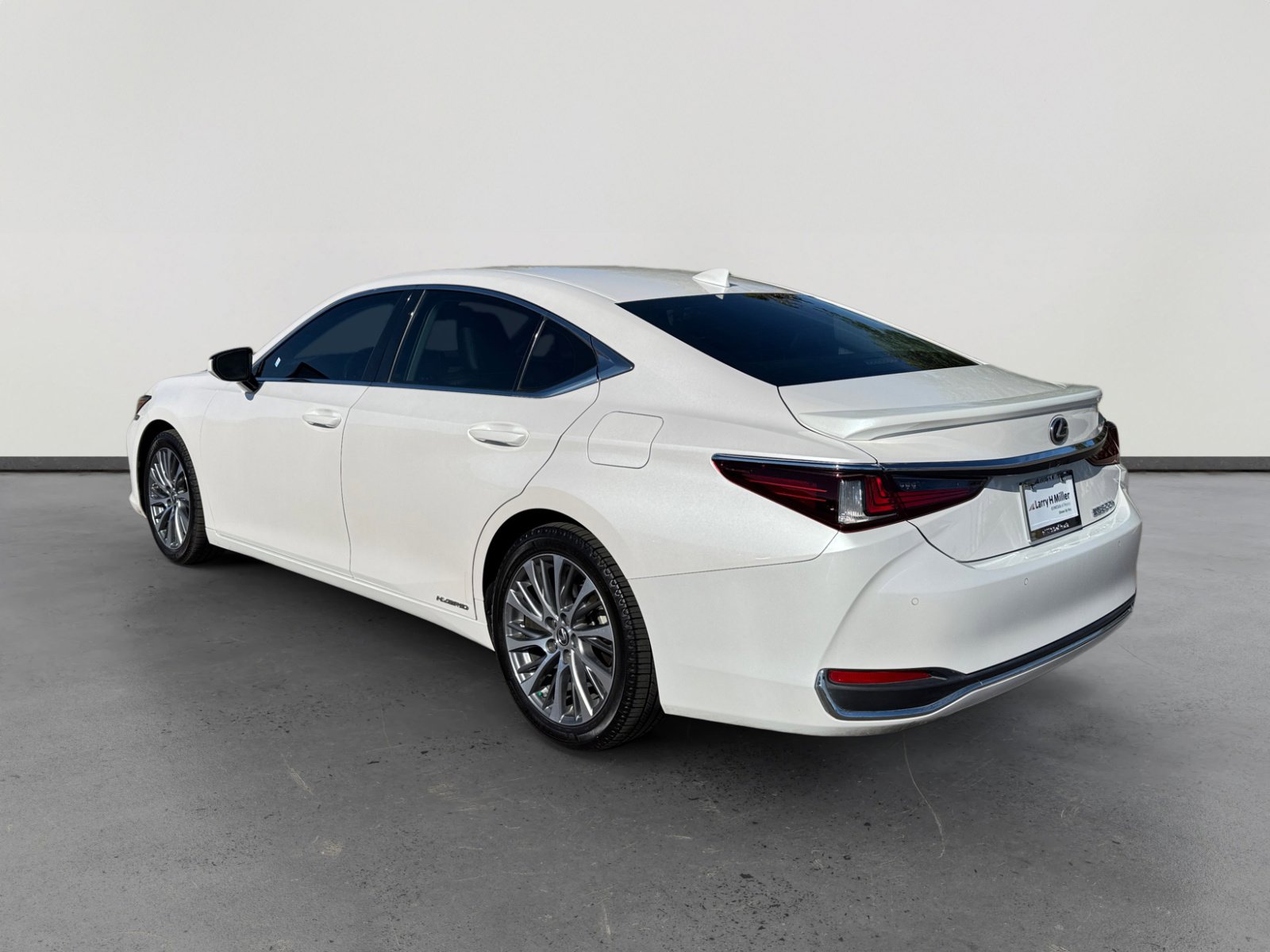 Used 2021 Lexus ES 300h w/ Premium Package image 3