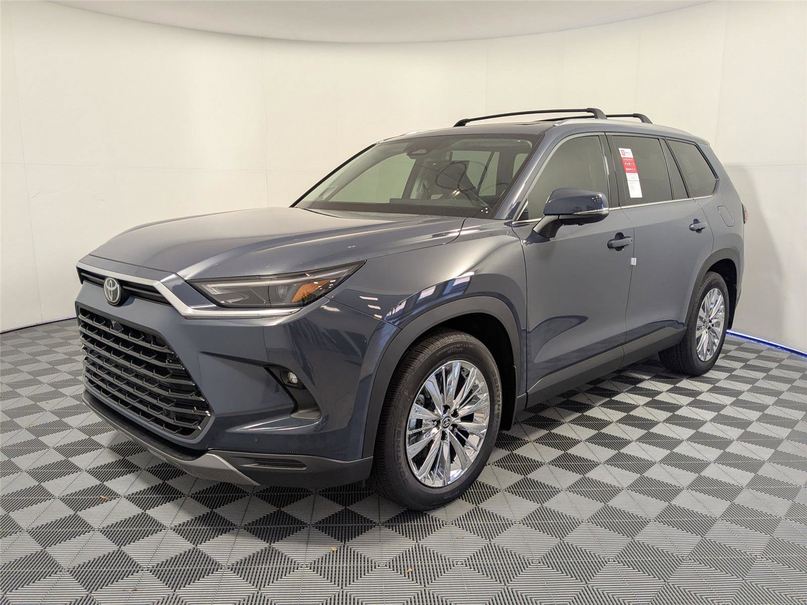 New 2026 Toyota Grand Highlander Platinum image 2