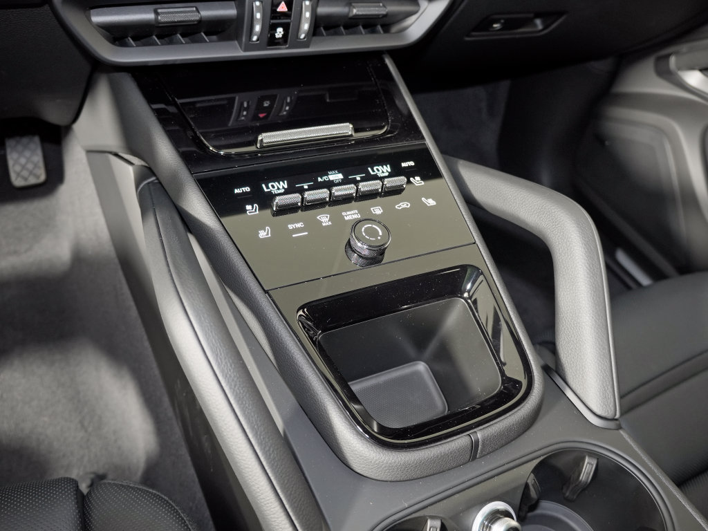 New 2026 Porsche Cayenne Coupe AWD/4WD image 32