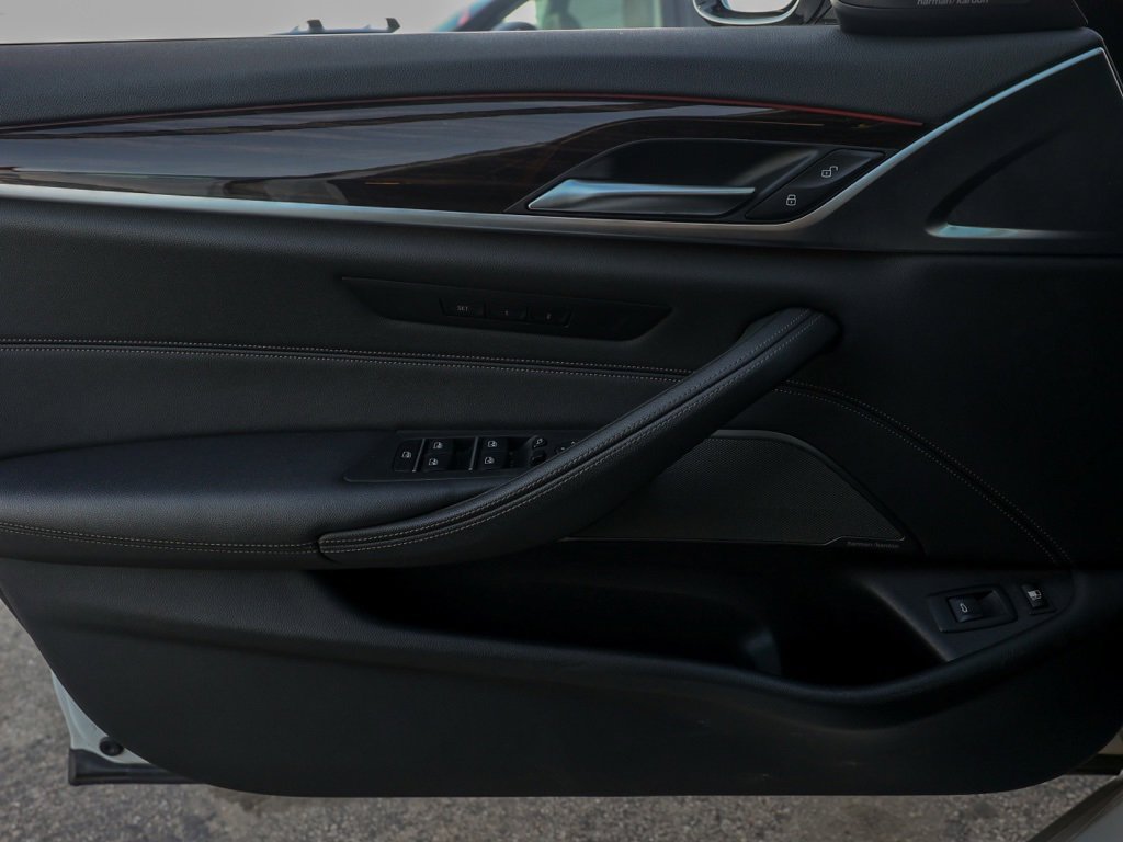 Used 2023 BMW 530e image 21