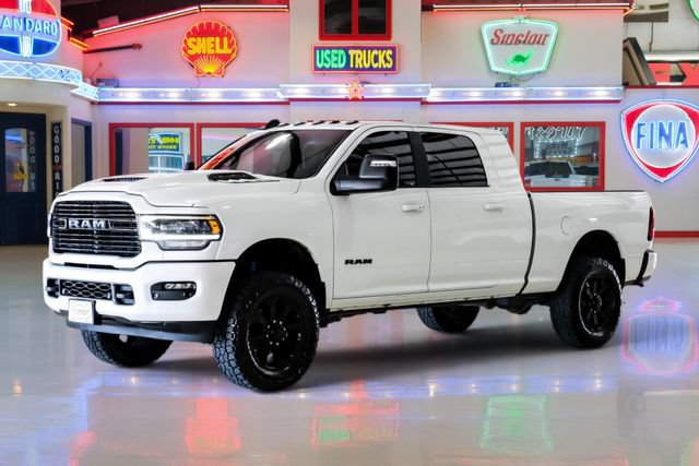 Used 2023 RAM 2500 Laramie w/ Night Edition AWD/4WD image 2