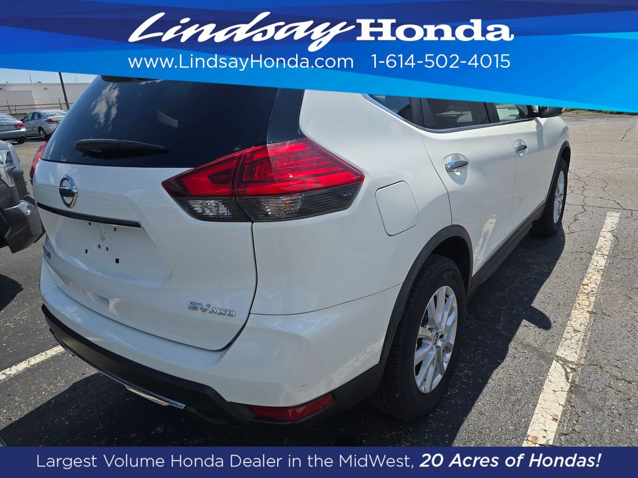 Used 2017 Nissan Rogue SV AWD/4WD image 3