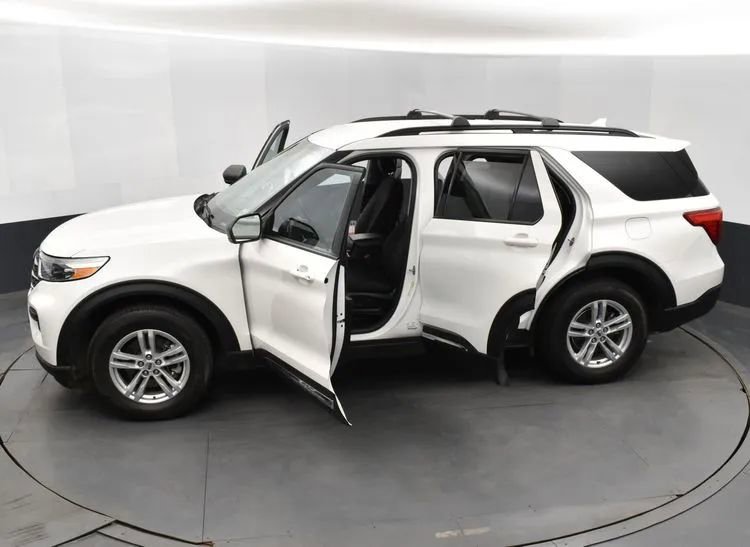 Used 2022 Ford Explorer XLT AWD/4WD image 7