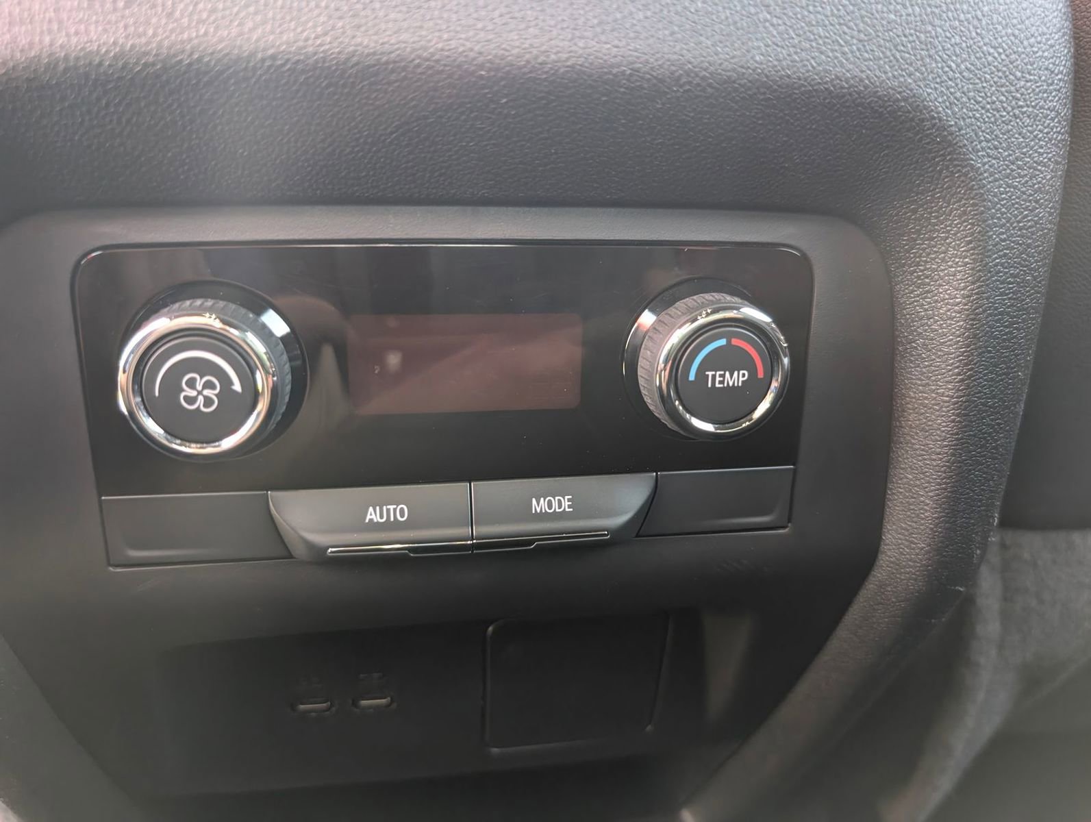 Certified 2025 Chevrolet Traverse LT image 30