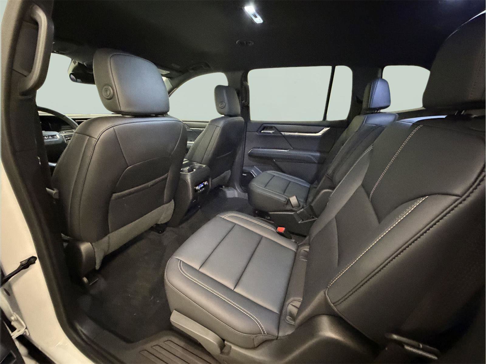 Used 2024 GMC Acadia Elevation image 68