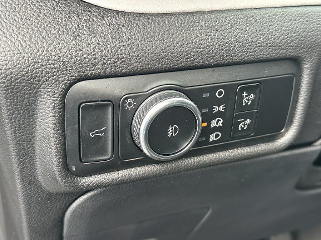 Used 2023 Ford Explorer XLT w/ Equipment Group 202A AWD/4WD image 23