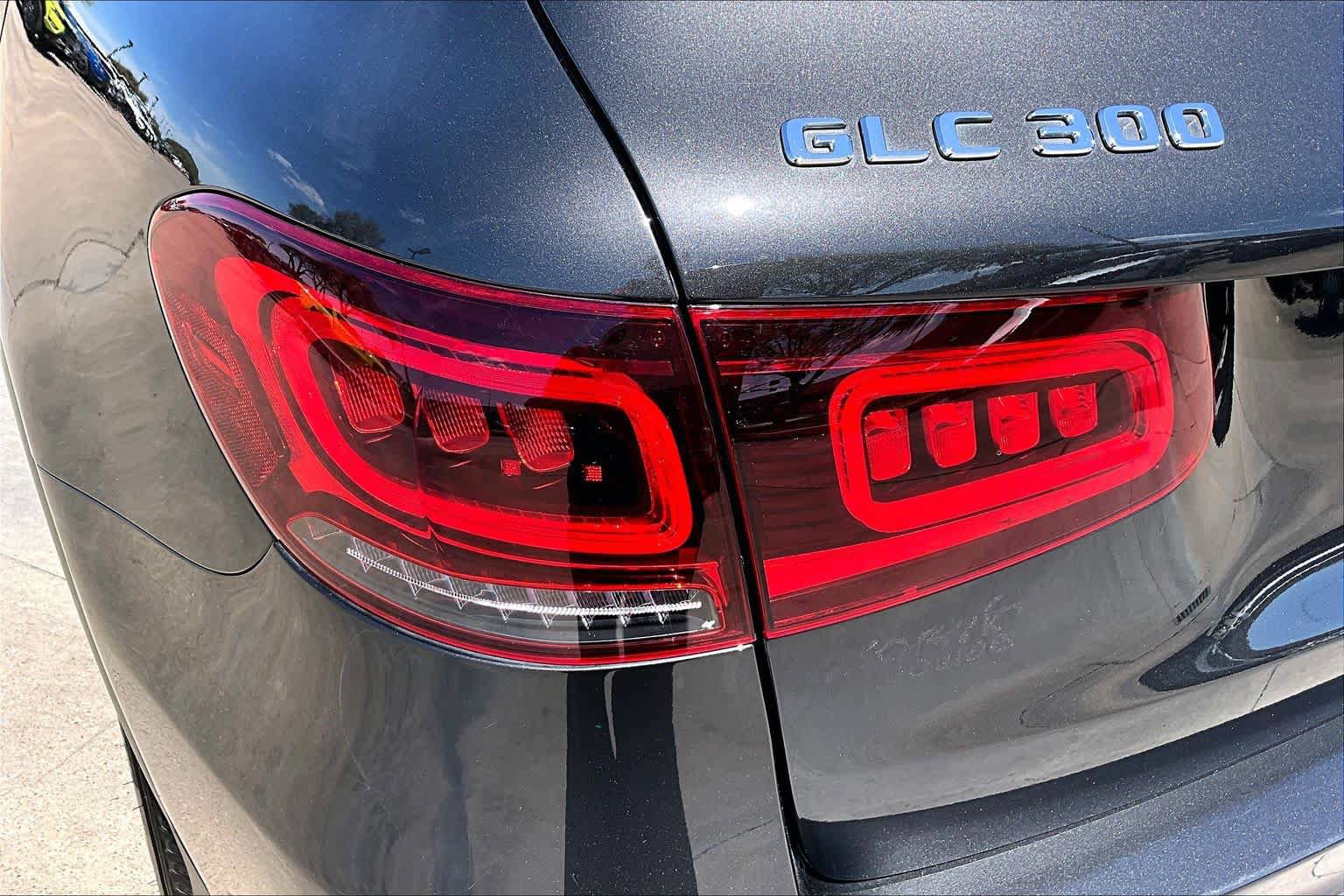 Used 2021 Mercedes-Benz GLC 300 4MATIC image 28