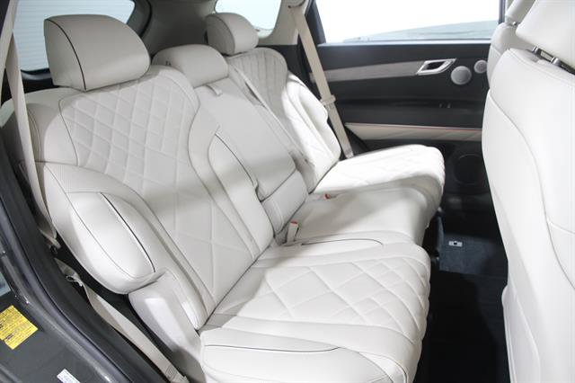 Certified 2025 Genesis GV80 3.5T Prestige AWD/4WD image 18