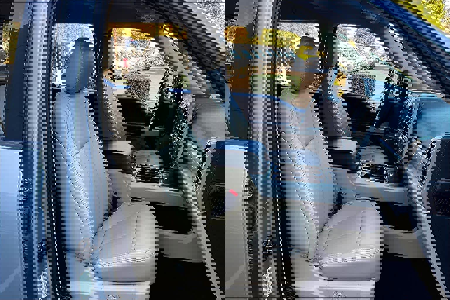 Used 2021 Ford F250 Lariat w/ Lariat Ultimate Package image 8