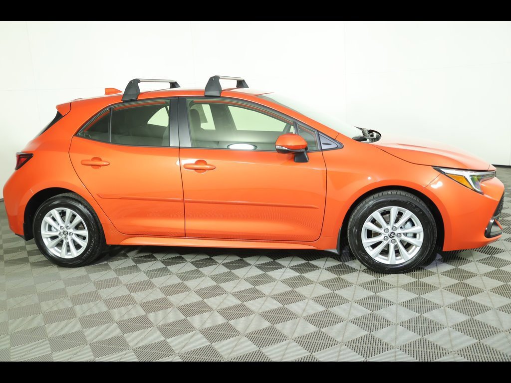Used 2025 Toyota Corolla SE image 13